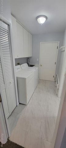 35527 Springvale Street, Farmington, MI 48331