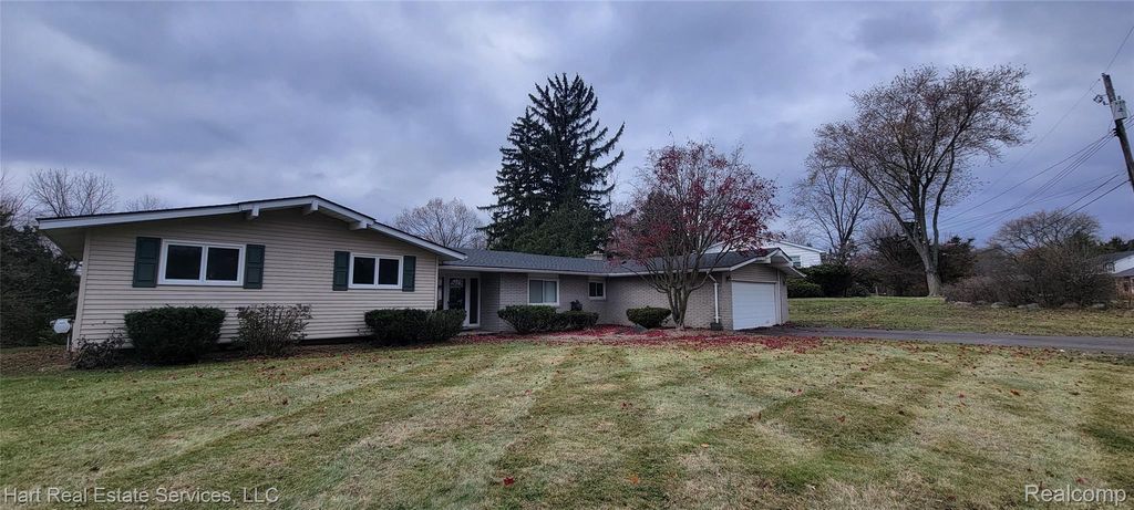 35527 Springvale Street, Farmington, MI 48331