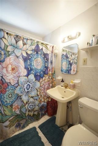 5 Hamlin Road, Buffalo, NY 14208