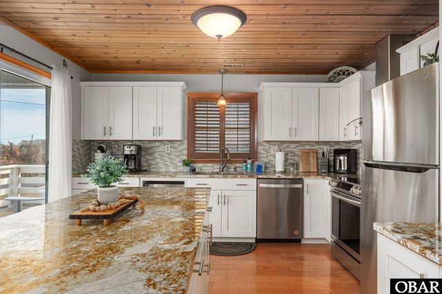 2916 S Memorial Avenue, Nags Head, NC 27959