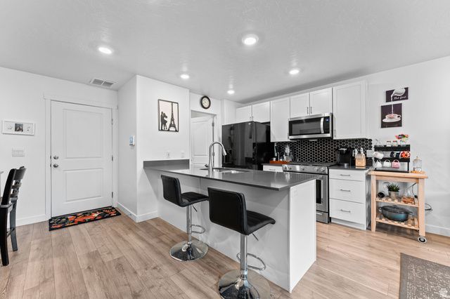 878 N OLD RANCH RD, Lehi, UT 84043