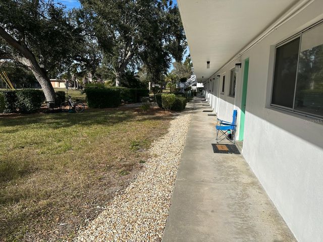 8450 112TH STREET 102, Seminole, FL 33772