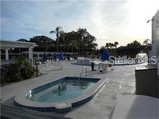 8450 112TH STREET 102, Seminole, FL 33772