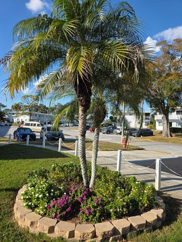 8450 112TH STREET 102, Seminole, FL 33772