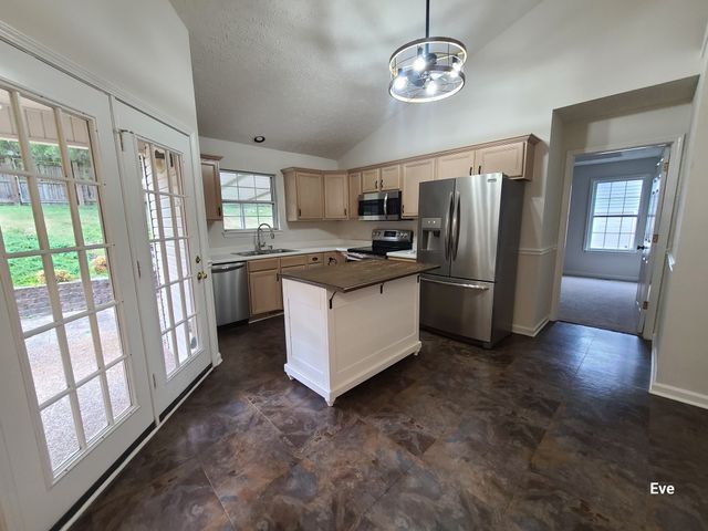 2733 Airwood Dr, Nashville, TN 37214