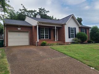 2733 Airwood Dr, Nashville, TN 37214