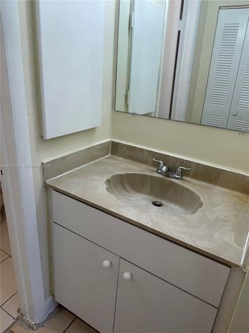 1325 W 68th Street 221, Hialeah, FL 33014