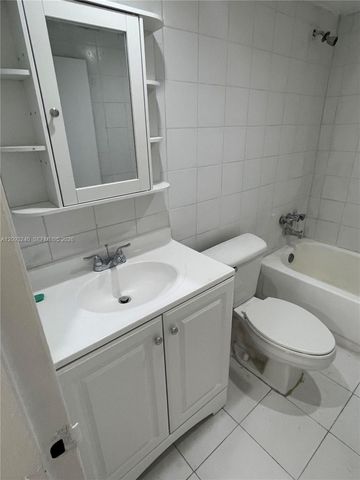1325 W 68th Street 221, Hialeah, FL 33014