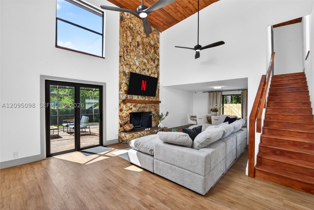 7221 Freedom St, Hollywood, FL 33024