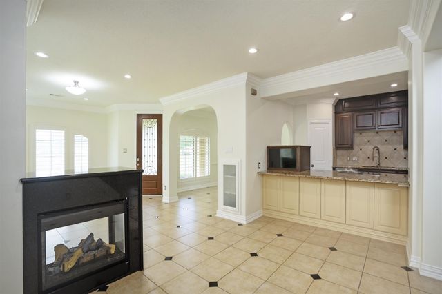 2043 Palm Forest Lane, Houston, TX 77077