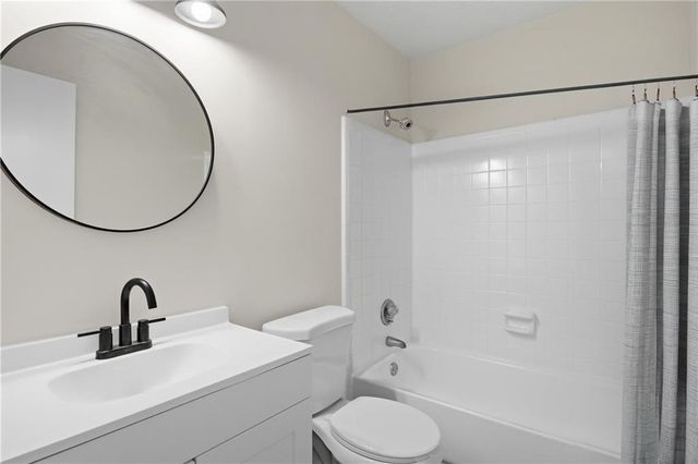 382 Teal Court, Roswell, GA 30076