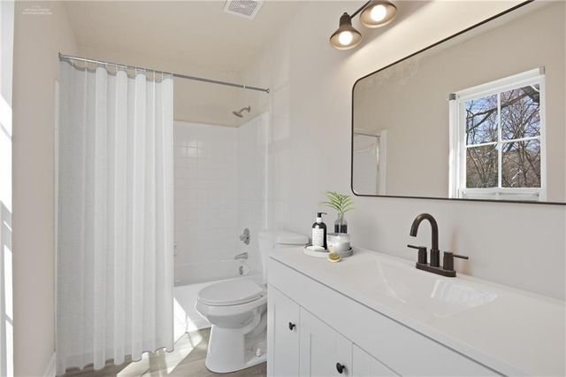 382 Teal Court, Roswell, GA 30076