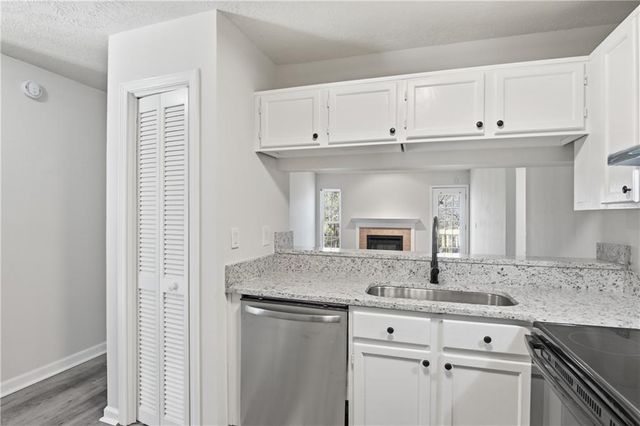 382 Teal Court, Roswell, GA 30076