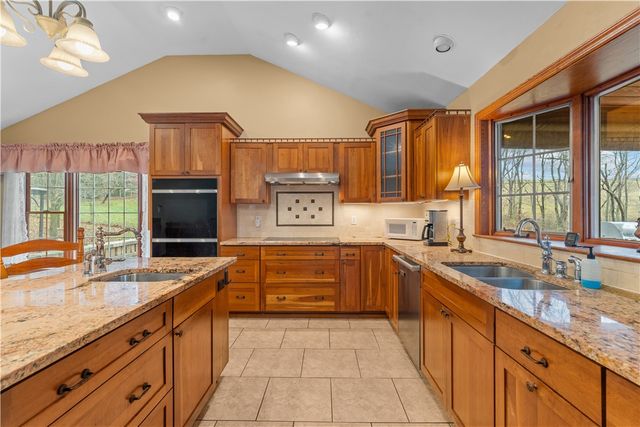 129 Sawmill Lane, Penn Twp, PA 16053