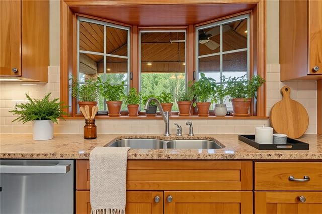 129 Sawmill Lane, Penn Twp, PA 16053