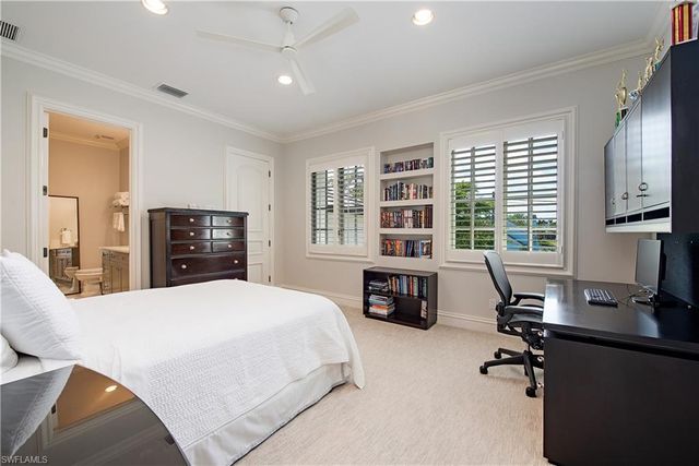 XXX Lantern LN, Naples, FL 34102