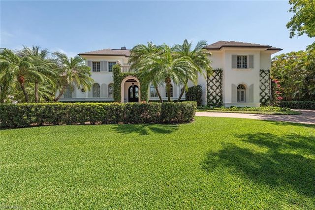XXX Lantern LN, Naples, FL 34102