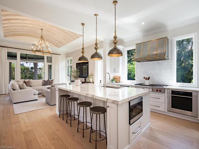 XXX Lantern LN, Naples, FL 34102