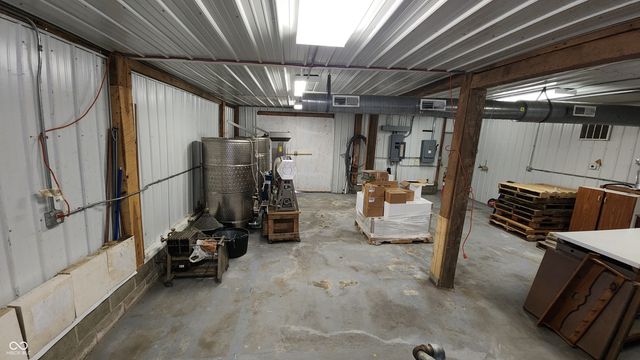 3545 W Us Highway 136, Crawfordsville, IN 47933