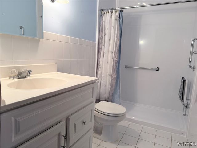 20 Carriage Drive 3, Orchard Park, NY 14127