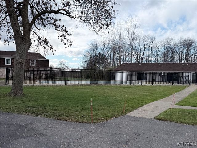 20 Carriage Drive 3, Orchard Park, NY 14127