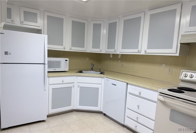 20 Carriage Drive 3, Orchard Park, NY 14127