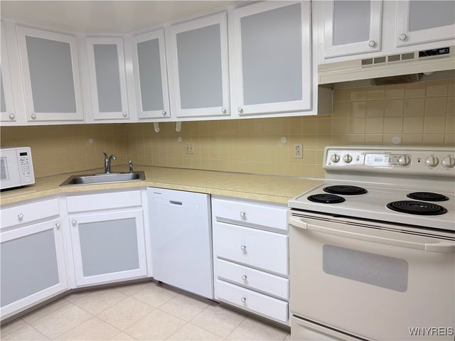 20 Carriage Drive 3, Orchard Park, NY 14127