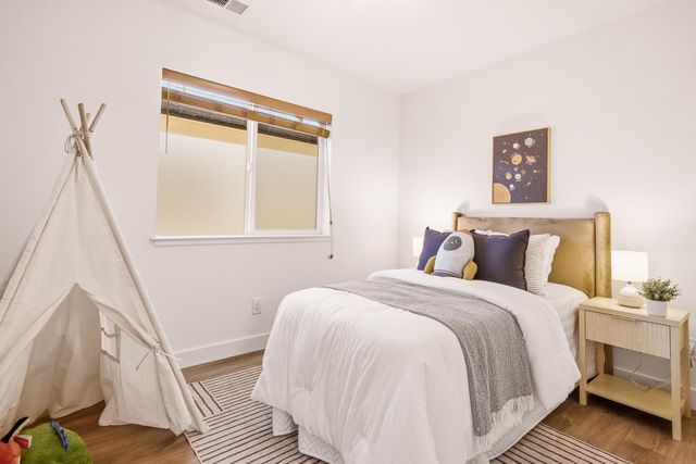 1721 Middlefield Road, Redwood City, CA 94063