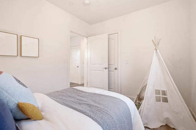 1721 Middlefield Road, Redwood City, CA 94063