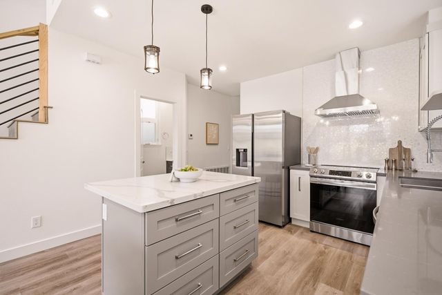 1721 Middlefield Road, Redwood City, CA 94063