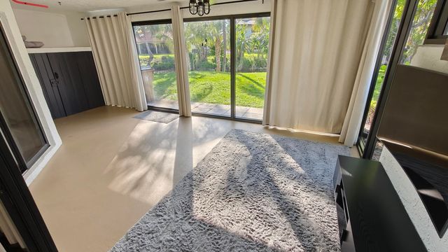 385 NW 36th Avenue, Deerfield Beach, FL 33442