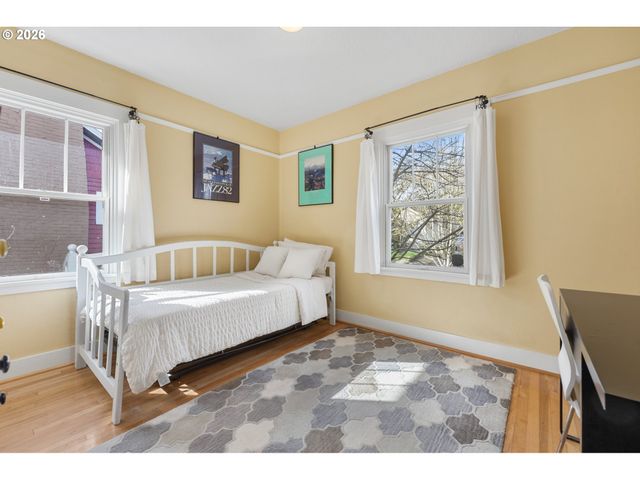 2106 Se KNAPP St, Portland, OR 97202