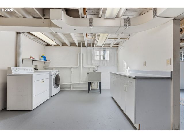 2106 Se KNAPP St, Portland, OR 97202