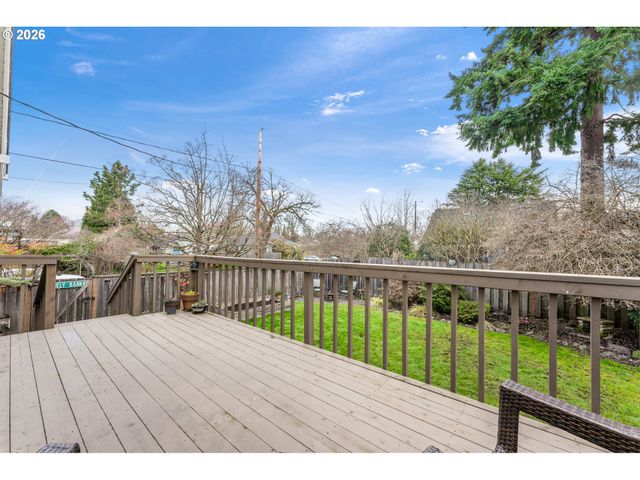 2106 Se KNAPP St, Portland, OR 97202