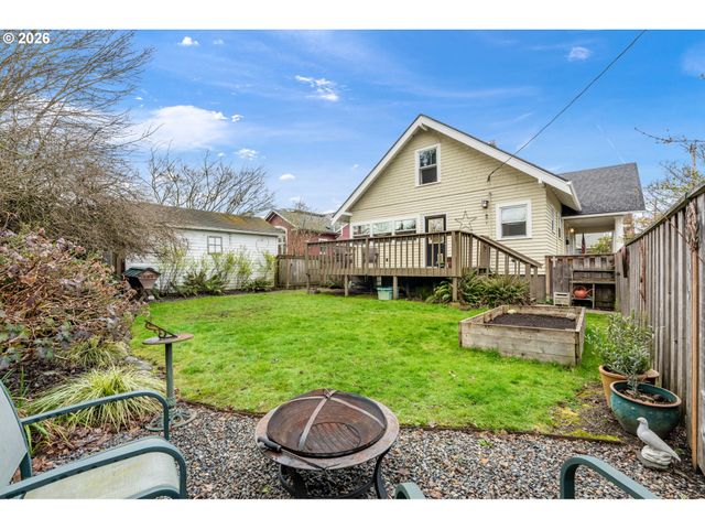 2106 Se KNAPP St, Portland, OR 97202