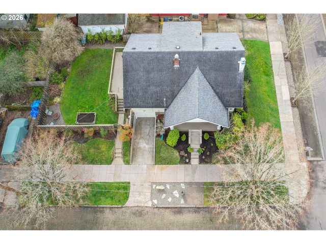 2106 Se KNAPP St, Portland, OR 97202