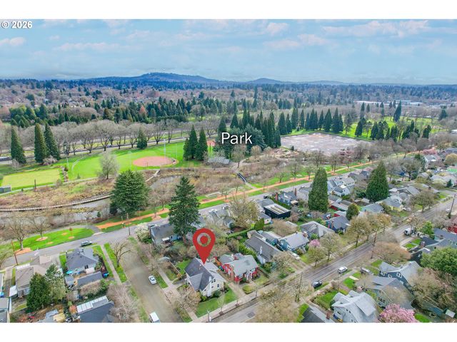 2106 Se KNAPP St, Portland, OR 97202