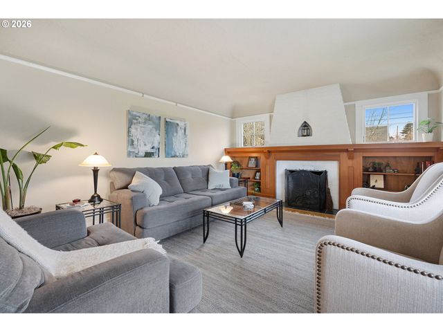 2106 Se KNAPP St, Portland, OR 97202