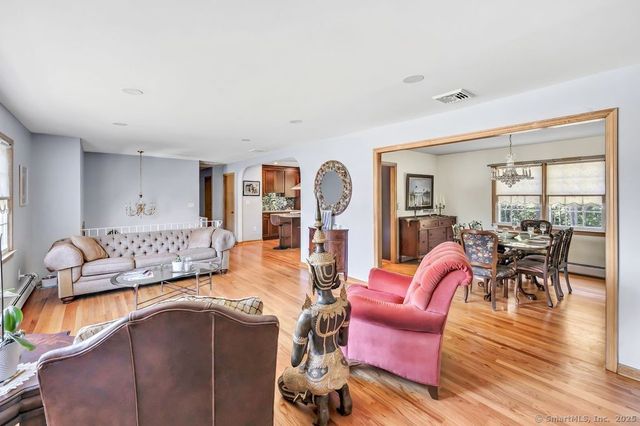 484 New England Lane, Orange, CT 06477