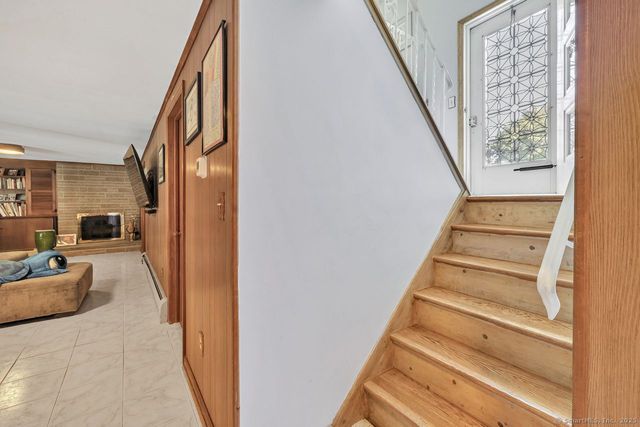 484 New England Lane, Orange, CT 06477