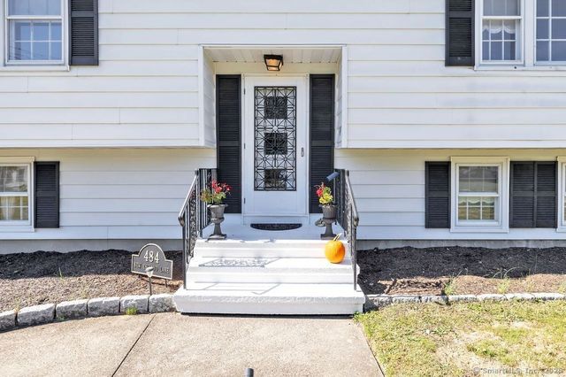 484 New England Lane, Orange, CT 06477