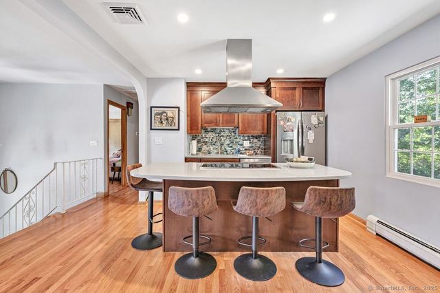 484 New England Lane, Orange, CT 06477
