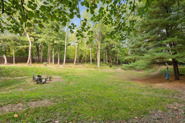 312 Pineview Lane N, Plymouth, MN 55441