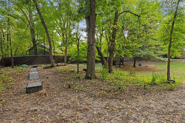 312 Pineview Lane N, Plymouth, MN 55441