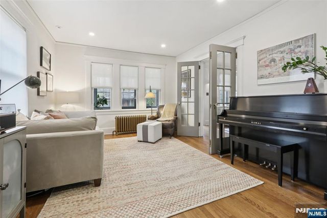 512 Ackerman Avenue, Glen Rock, NJ 07452