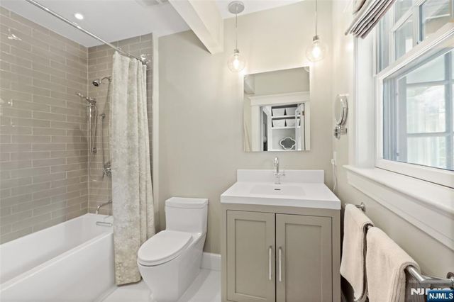 512 Ackerman Avenue, Glen Rock, NJ 07452