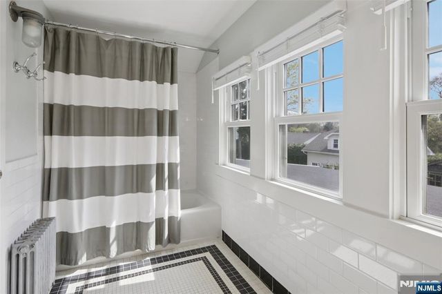 512 Ackerman Avenue, Glen Rock, NJ 07452
