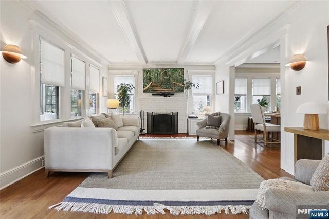 512 Ackerman Avenue, Glen Rock, NJ 07452