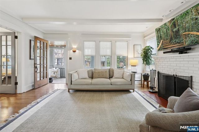 512 Ackerman Avenue, Glen Rock, NJ 07452