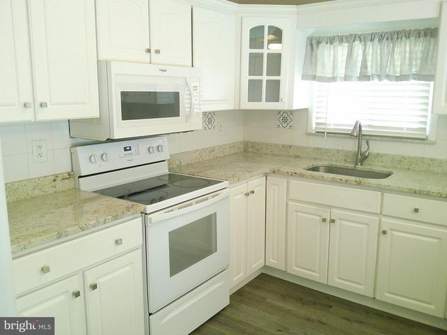 75 MONTSERRAT ST, Toms River, NJ 08757